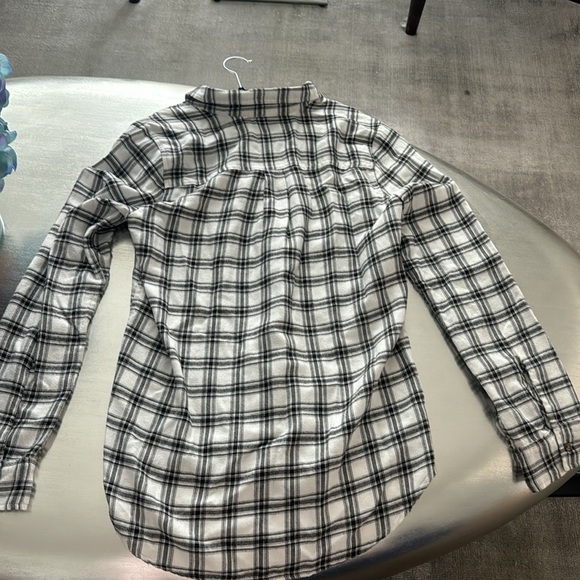 Hollister button down top - Picture 2 of 6